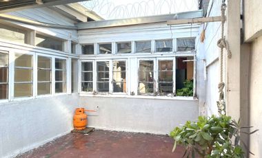 Confortable y versatil casa con uso habitacional o comercial