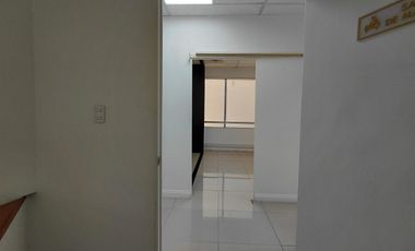 Arriendo oficina hermosa, elegante, Médicos, Abogados, Gtes.