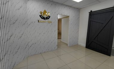 Arriendo oficina hermosa, elegante, Médicos, Abogados, Gtes.