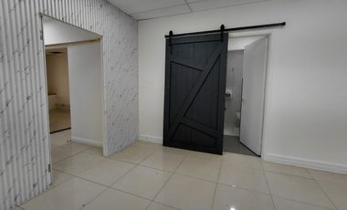 Arriendo oficina hermosa, elegante, Médicos, Abogados, Gtes.