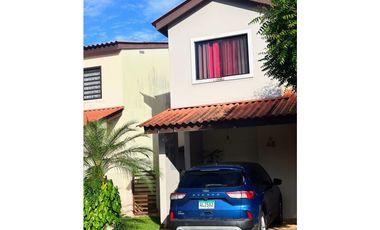 Alquilo casa de 2 niveles amueblada en PH Las Arboledas, La chorrera