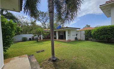 VENTA DE CASA AMOBLADA EN CORONADO (NEGOCIABLE)