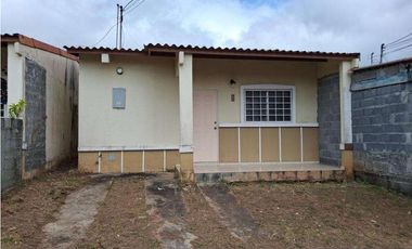 VENTA CASA EN ARRAIJAN RESIDENCIAL VILLAS DE LAGO EMPERADOR (OF)