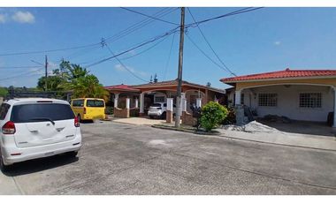 Venta de casa con tres recámaras en Villa Zaita.