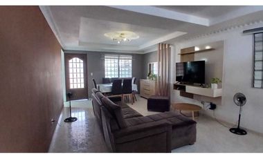 Venta de casa con tres recámaras en Villa Zaita.