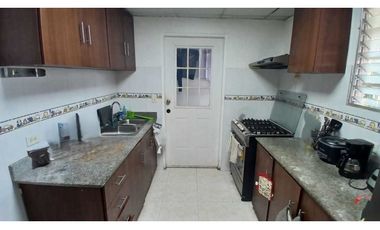 Venta de casa con tres recámaras en Villa Zaita.