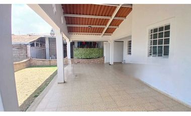Venta de casa con tres recámaras en Villa Zaita.
