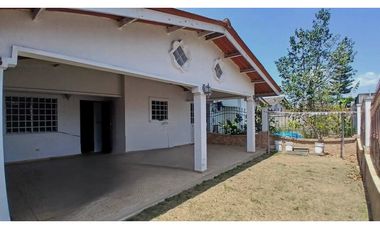 Venta de casa con tres recámaras en Villa Zaita.