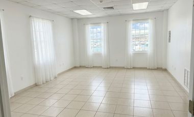 Se Alquila  local comercial en amador (AP)