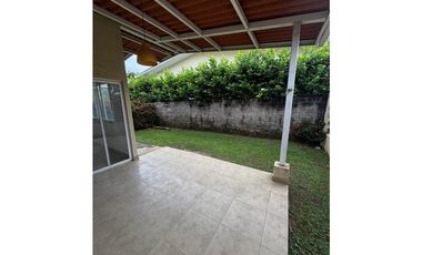 VENTA DE CASA DE 3 RECAMARAS EN CORONADO (PH PARAISO VILLAGE)