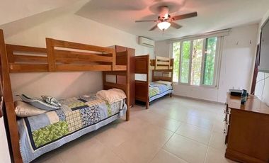 Se vende casa en Punta Barco Village, San Carlos