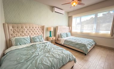 Se vende apartamento en Punta Barco, San Carlos