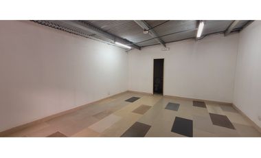 Venta de Terreno  con Nave industrial y locales 1600mtrs