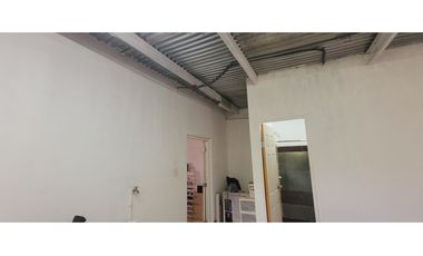 Venta de Terreno  con Nave industrial y locales 1600mtrs