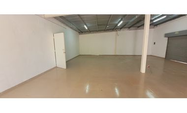 Venta de Terreno  con Nave industrial y locales 1600mtrs