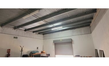 Venta de Terreno  con Nave industrial y locales 1600mtrs