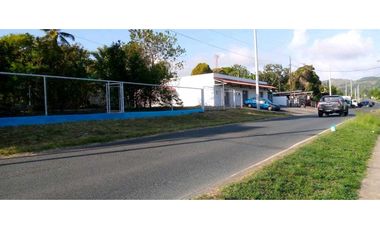 Venta de Terreno  con Nave industrial y locales 1600mtrs