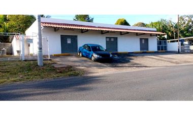 Venta de Terreno  con Nave industrial y locales 1600mtrs