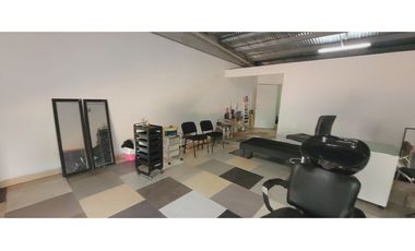 Venta de Terreno  con Nave industrial y locales 1600mtrs