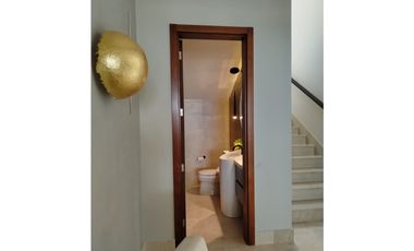 Venta de Casa Lujosa en Buenaventura, Farallón, Coclé