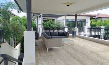 Venta de Casa Lujosa en Buenaventura, Farallón, Coclé