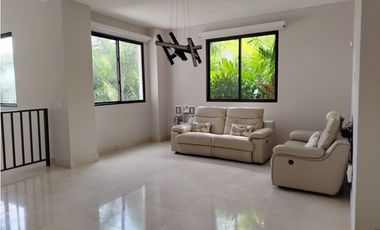 Venta de Casa Lujosa en Buenaventura, Farallón, Coclé