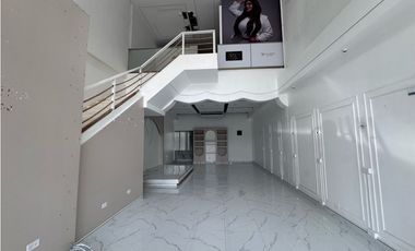 Se alquila local en Plaza Belen