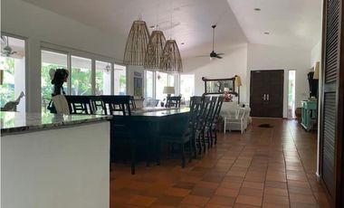 RENTA DE CASA DE PLAYA EN CORONADO SEGUNDA LNEA AL MAR
