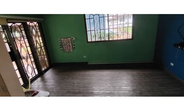 se vende hermosa casa EN REMATE  vista alegre arraijan
