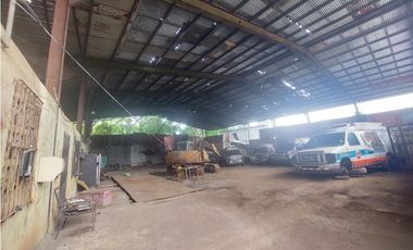 Vendo propiedad con 1000m2 sobre vía principal Chorrera