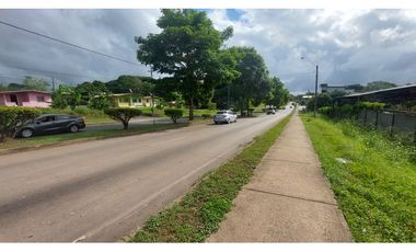 Vendo propiedad con 1000m2 sobre vía principal Chorrera