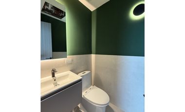 Se Alquila Oficina Amoblada en Costa del Este (AL)