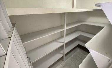 Se Vende Amplio Apartamento en Marbella (AL)