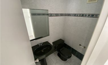 Se Vende Amplio Apartamento en Marbella (AL)