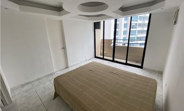 Se Vende Amplio Apartamento en Marbella (AL)