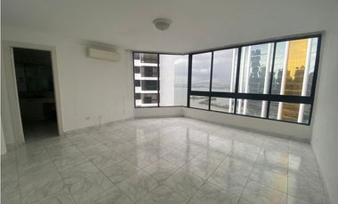 Se Vende Amplio Apartamento en Marbella (AL)
