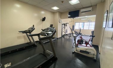 Se Vende Amplio Apartamento en Marbella (AL)