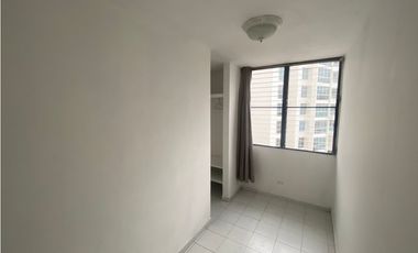 Se Vende Amplio Apartamento en Marbella (AL)