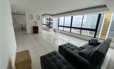 Se Vende Amplio Apartamento en Marbella (AL)