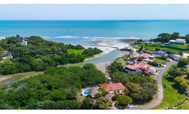 Propiedad de Lujo con Acceso Directo al Mar en Punta Barco Resort