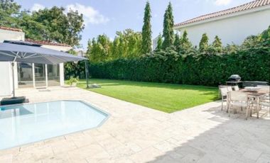 Vendo amplia y bella casa en Fairway Estates