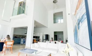 Vendo amplia y bella casa en Fairway Estates