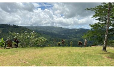 Venta de Terreno con Casa en Cerro Azul, 71 Hectáreas RB