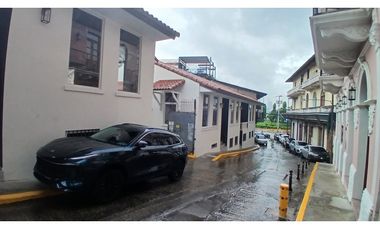 Locales Comerciales en Alquiler – Entrada de Casco Viejo