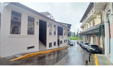 Locales Comerciales en Alquiler – Entrada de Casco Viejo