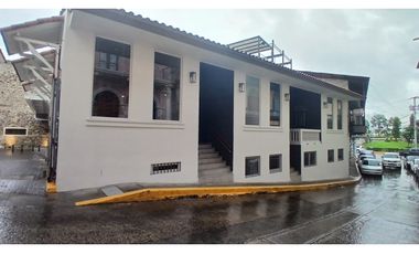 Locales Comerciales en Alquiler – Entrada de Casco Viejo