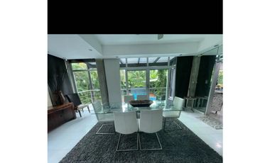 Se alquila casa remodelada