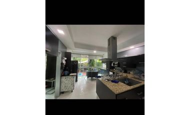 Se alquila casa remodelada