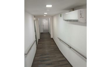 Se alquila local comercial