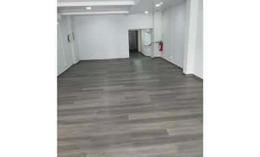 Se alquila local comercial